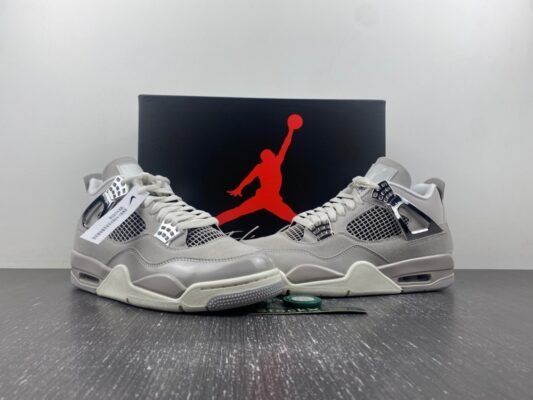 Air Jordan 4 WMNS “Frozen Moments” AQ9129-001