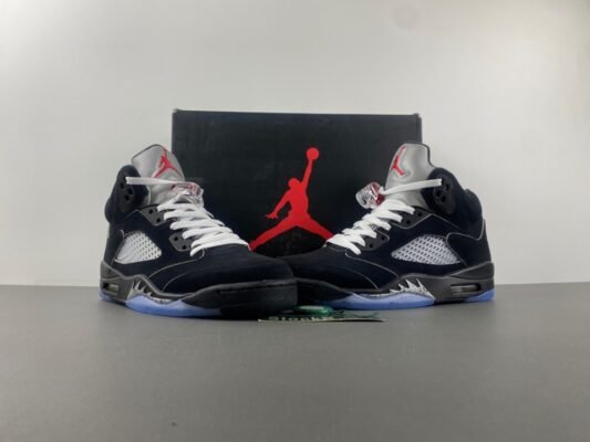 Air Jordan 5“Black Metallic Reimagined HF3975-001