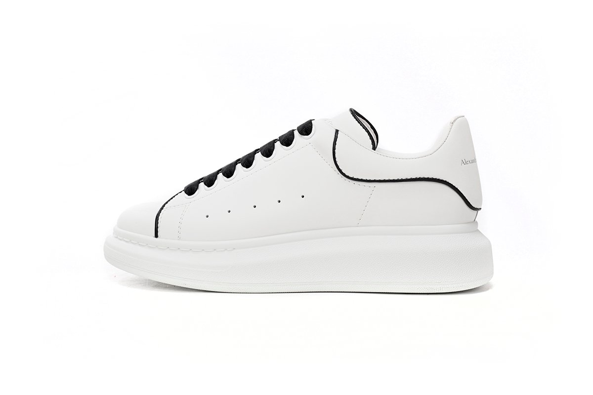 Alexander McQueen Oversized Sneaker Black Line