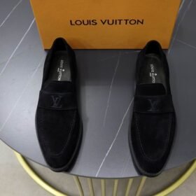 LOUIS VUITTON Men  Cowhide Leather Shoes Suit Shoes Velvet