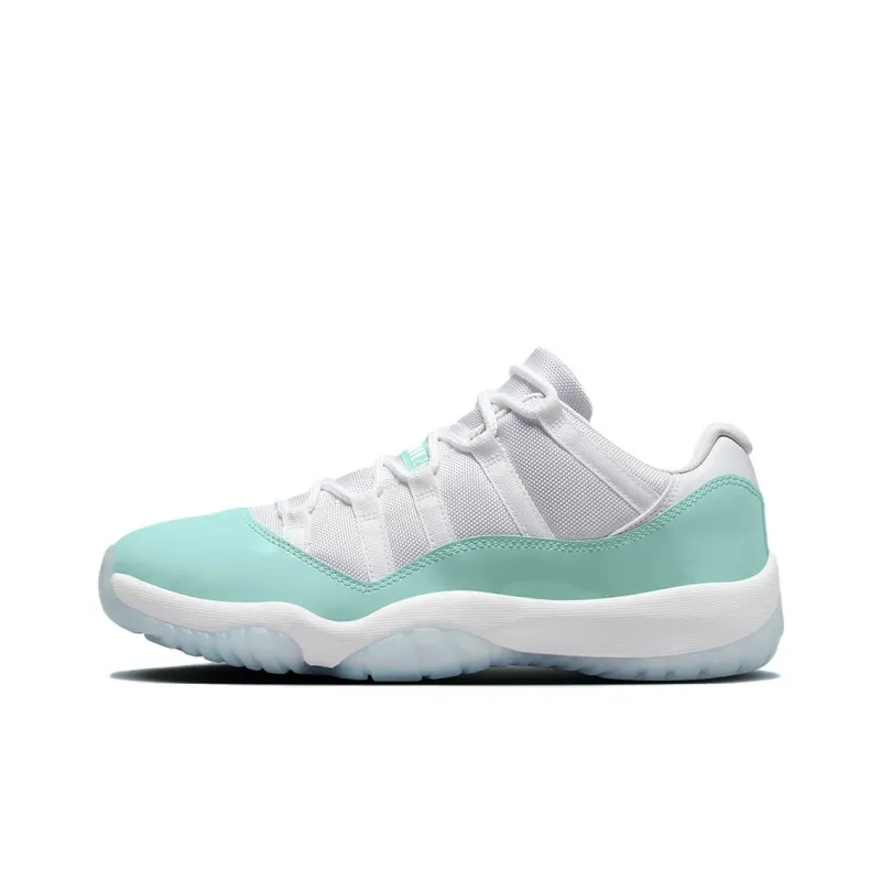 a Air Jordan 11 Low Igloo AH7860-103
