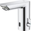GROHE Bau Cosmopolitan E, Infrarot-Elektronik Armatur für den Waschtisch (wasser- und energiesparender Wasserhahn, variabel einstellbarer Temperaturbegrenzer, hygienisch, pflegeleicht) chrom, 36451000