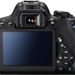 Canon EOS 700D SLR-Digitalkamera (18 MP, 7,6cm (3 Zoll) Touchscreen, Full HD, Live-View, Kit inkl. EF-S 18-55mm 1:3,5-5,6 is STM)